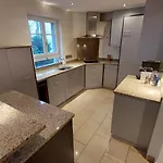Renovierte 4,5-zi-wohnung Mit Parkplatz In Ruhiger Lage - 90m2 *