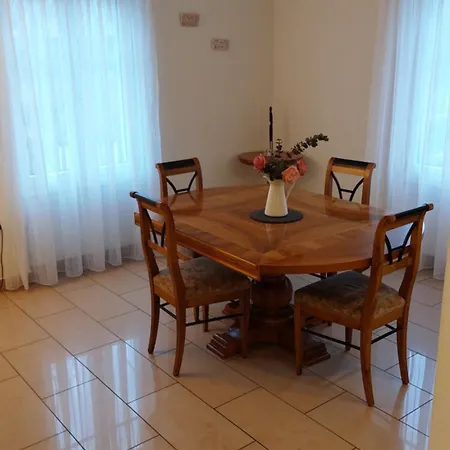Apartment Stilvolle 4,5 Zimmer-wohnung 90m2 - Fuer Urlaub & Business Wil