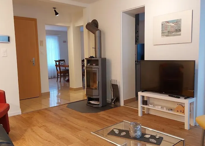 Renovierte 4,5-zi-wohnung Mit Parkplatz In Ruhiger Lage - 90m2 Apartamento