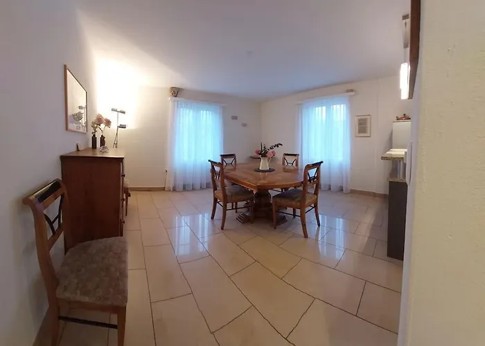 Renovierte 4,5-zi-wohnung Mit Parkplatz In Ruhiger Lage - 90m2