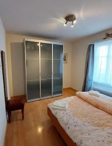 Apartamento Renovierte 4,5-zi-wohnung Mit Parkplatz In Ruhiger Lage - 90m2