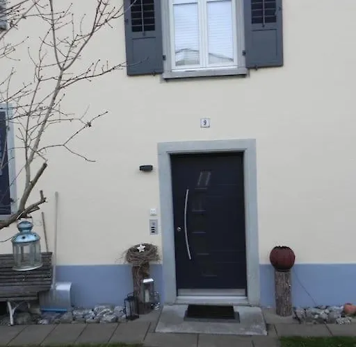 Appartement Renovierte 4,5-zi-wohnung Mit Parkplatz In Ruhiger Lage - 90m2 *