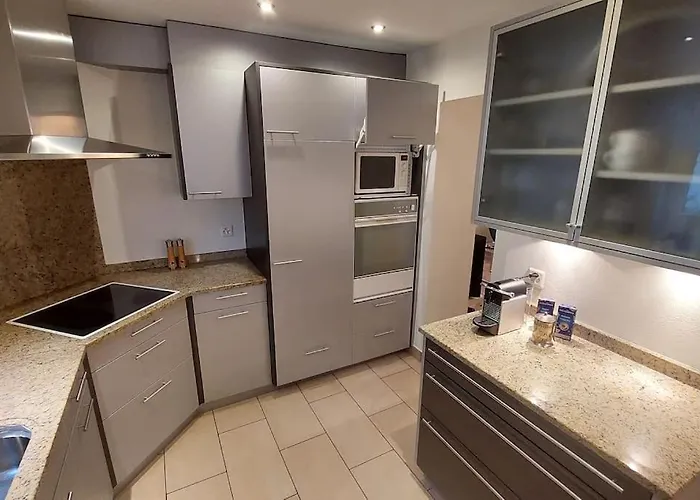 Renovierte 4,5-zi-wohnung Mit Parkplatz In Ruhiger Lage - 90m2 Appartement *