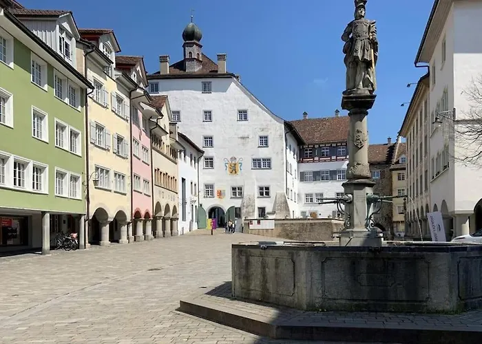 Renovierte 4,5-zi-wohnung Mit Parkplatz In Ruhiger Lage - 90m2