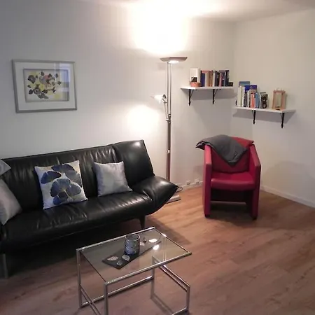 Renovierte 4,5-zi-wohnung Mit Parkplatz In Ruhiger Lage - 90m2 Apartament Wil (St. Gallen)